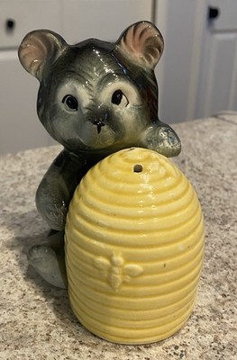 Vintage 1950 s Japan Black Honey Bear Hugging Bee Hive Salt & Pepper Shakers