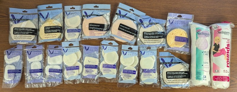 LOT OF 18 ASSORTED MAKEUP APPLICATORS NEW IN PACKAGE **PICTURE IS THE ACTUAL LOT