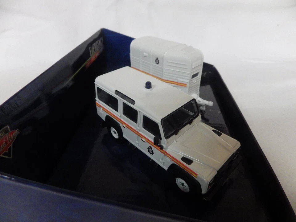 LAND ROVER DEFENDER E HORSEBOX DRIVE TIME VA09710 CORGI CON SCATOLA - Immagine 3 di 4