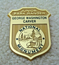 Plastic GEORGE WASHINGTON CARVER NATIONAL MONUMENT Souvenir Jr Ranger Badge-New