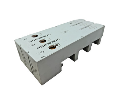 Wohner 32017 Busbar Adapter *Enclosure Damage*