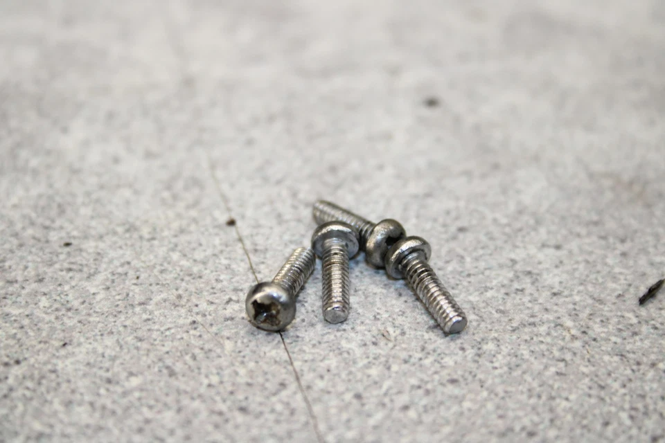 Honda CB77 1961 tanque de gasolina emblema tornillos W3-1098.Aas Foto 2 de 3