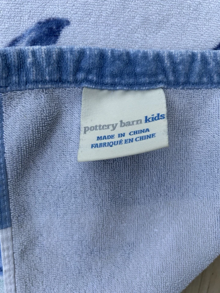 Toalla de playa con capucha Pottery Barn niños niños tiburón envoltura de baño buena forma usada Foto 4 de 4