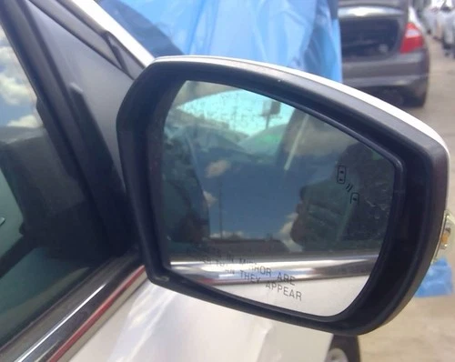 2017 18 19 Ford Escape Passenger RH Side View Mirror in UG White w/ Blind Spot.