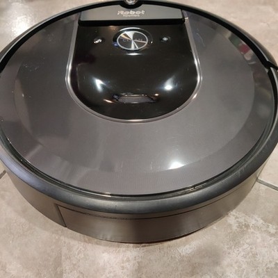 iRobot Roomba I7 Robot Vacuum Cleaner Black 7150 W/ Charging