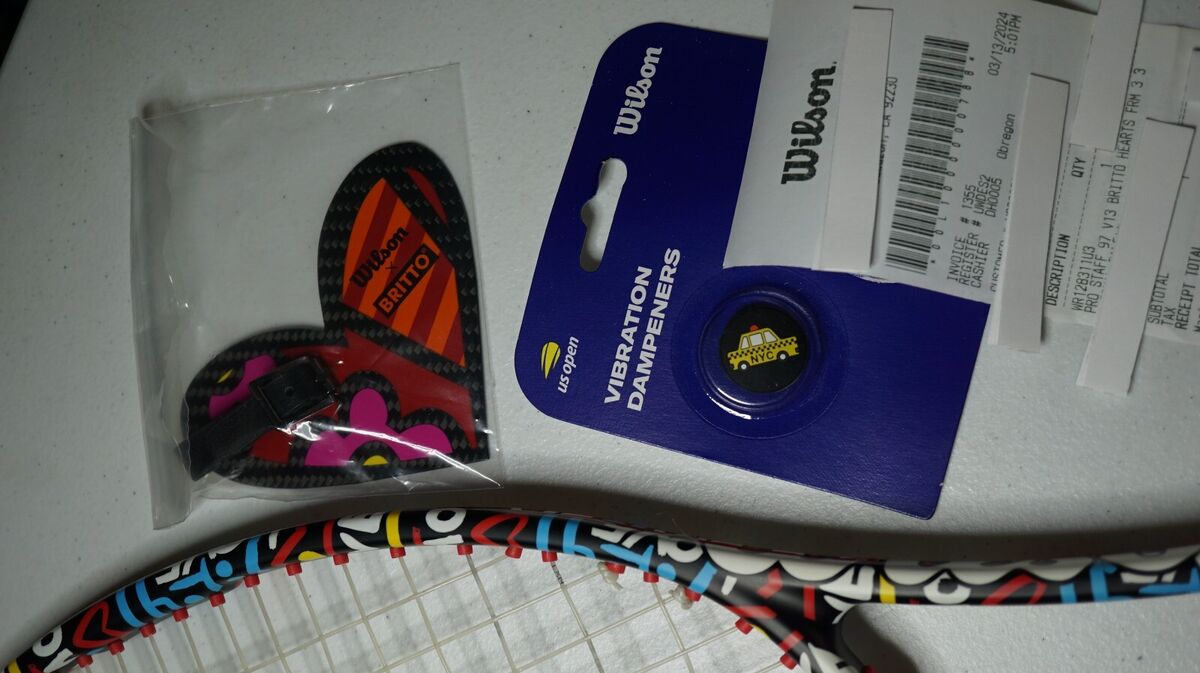 Grip Size 4 3/8 - Wilson v.13 Pro Staff 97 - BRITTO Hearts Grip Size 4 3/8 - Wilson v.13 Pro Staff 97 - BRITTO Hearts