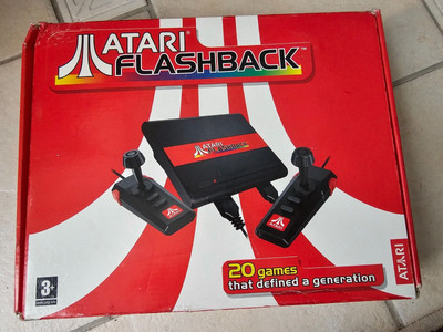 Atari - Flashback - Konsole - 20 Spiele - Retro (neu unbenutztes Geschenk, Karton beschädigt)