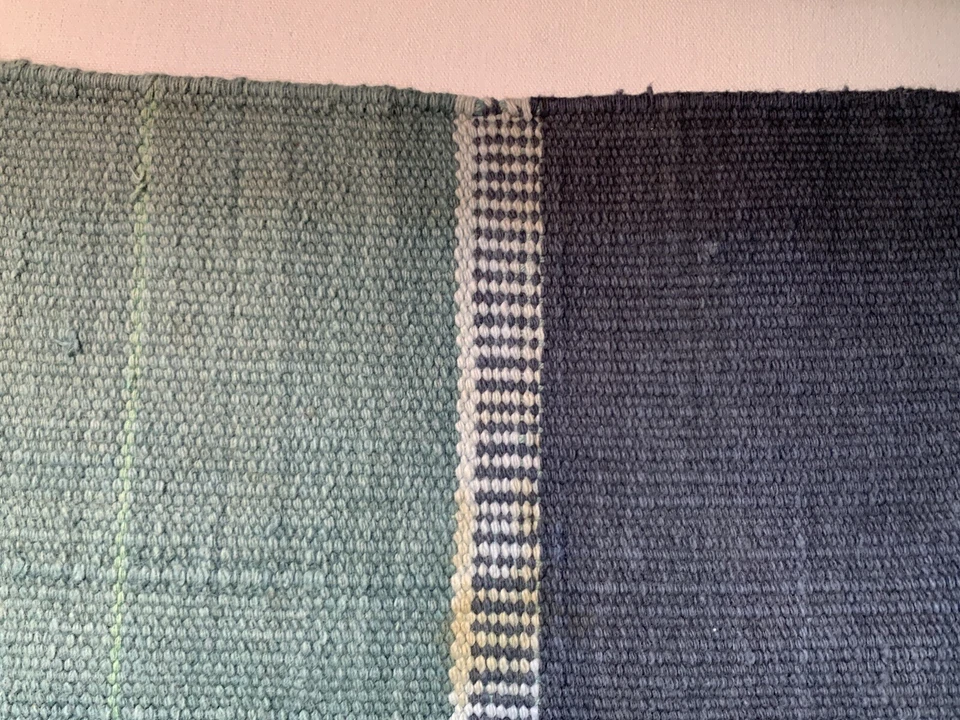 Alfombra Punjabi India Tejida a Mano Algodón Verde azulado y Azul Marino 61”X 35”W  Foto 4 de 4