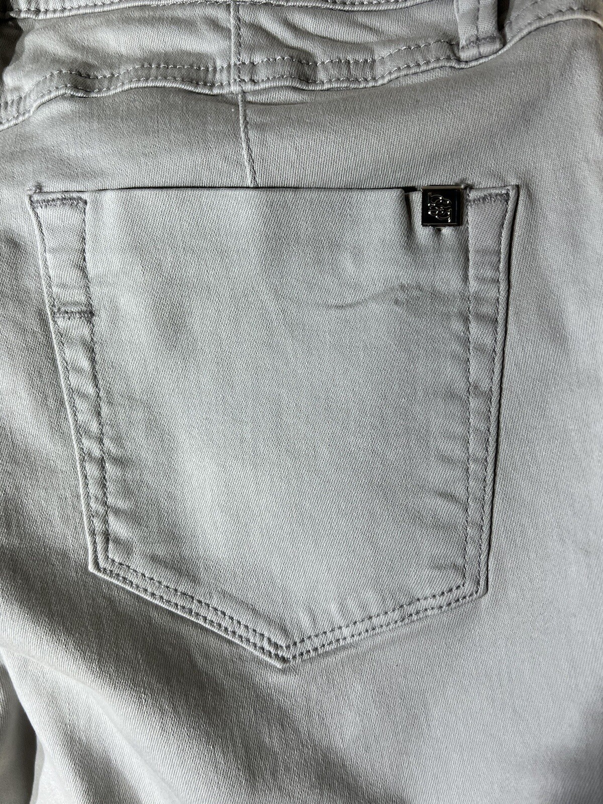 Picture 11 of 12