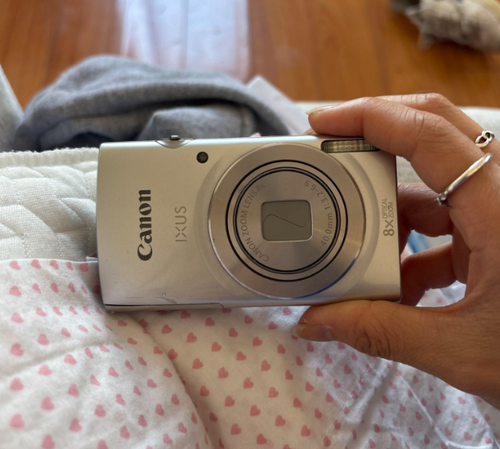 Canon IXUS 175 20MP Digital Camera Sliver out of Focus and needs to repair