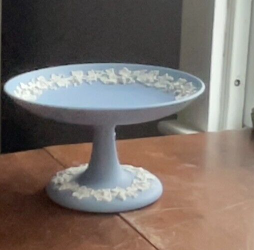 Vintage Wedgwood Jasperware Pedestal Bowl. 3 1/2" Tall. England. - Picture 2 of 6
