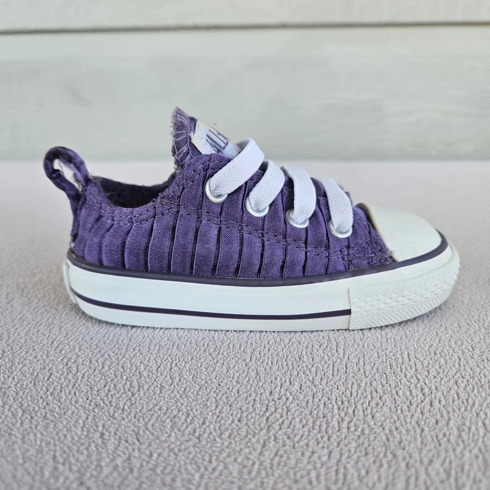 Converse CTAS низкий верхний фиолетовый атласный надевающийся кроссовок ребенка ясельного возраста размер 5 эластичный - Изображение 2 из 4