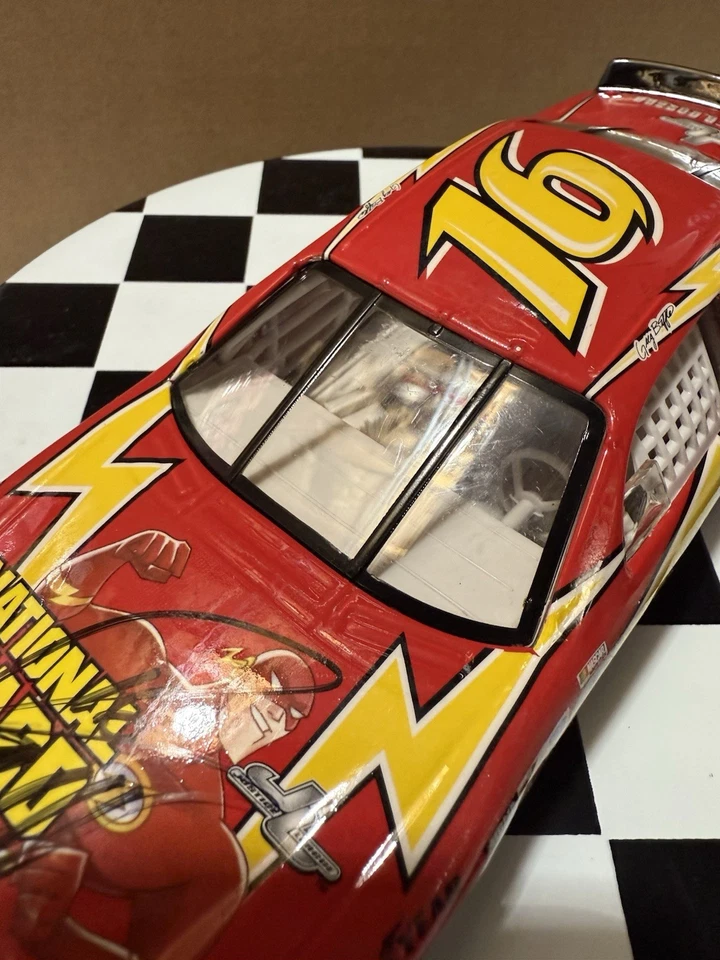 亲笔签名 Greg Biffle #16 正义联盟闪电侠 2004 1/24 纳斯卡压铸 — 第 3/4 张图片