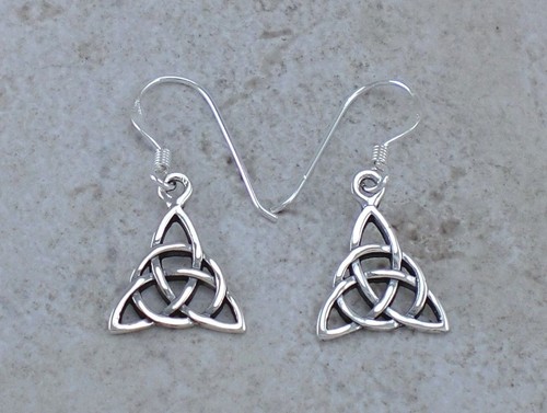 PENDIENTES NUDO TRIQUETRA TRINIDAD CELTA estilo # e0986