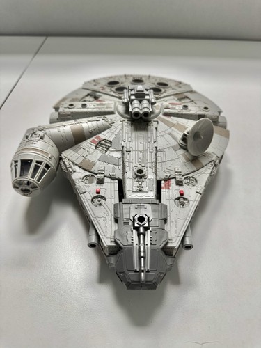 Star Wars Millenium Falcon 2020 Hasbro - Incomplete
