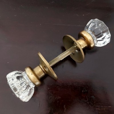 1 EIN VINTAGE PAAR GESCHLIFFENE FACETTIERTE GLAS GOLD TÜRKNÖPFE FELGENSCHLOSS PREIS JEDES PAAR