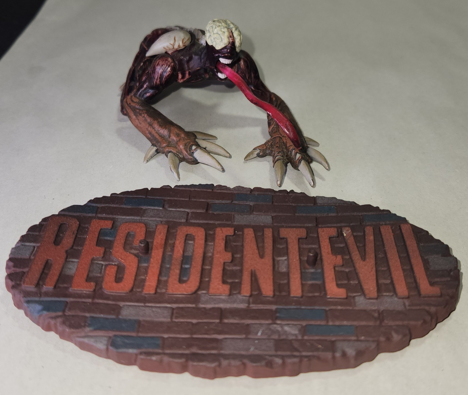 - 1998 Capcom Toybiz With Stand