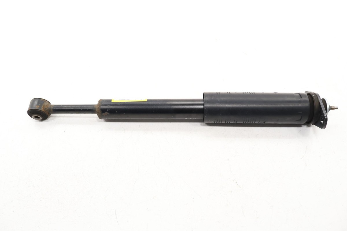 300ｃｂ  Genuine OEM 2019-2025 Mazda 3 Front Suspension Shock Strut Mount