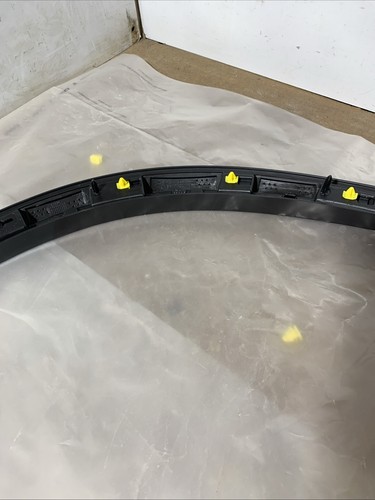 Parafango anteriore destro svasato VOLVO XC90 II MK2 39849947 NUOVO ORIGINALE - Foto 15 di 17