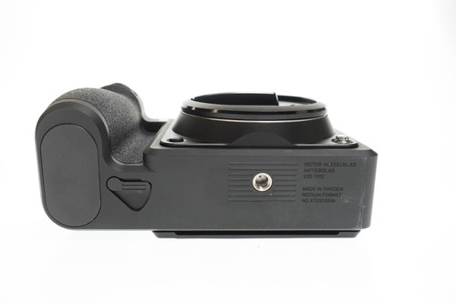 USED Hasselblad X2D Camera Body full set with box XT21012899 - Picture 7 of 7