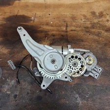 09-14 GM GMC Chevrolet Cadillac Escalade Suburban Tahoe Yukon Liftgate Actuator