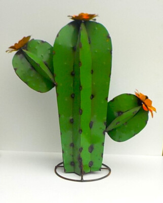 METAL YARD ART CUCUMBER CACTUS SCULPTURE 24" TALL X 20" WIDE GREE | eBay