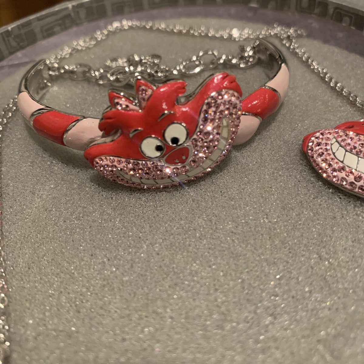 ★WEST★ Swarovski crystal Alice bracelet 14KWI9542243 Swarovski Very RARE Alice in Wonderland Cheshire Cat