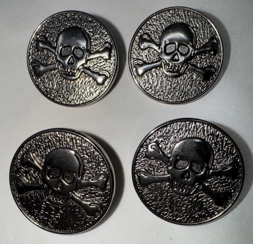 17 Dill Buttons Skull And Crossbones - Picture 5 of 13