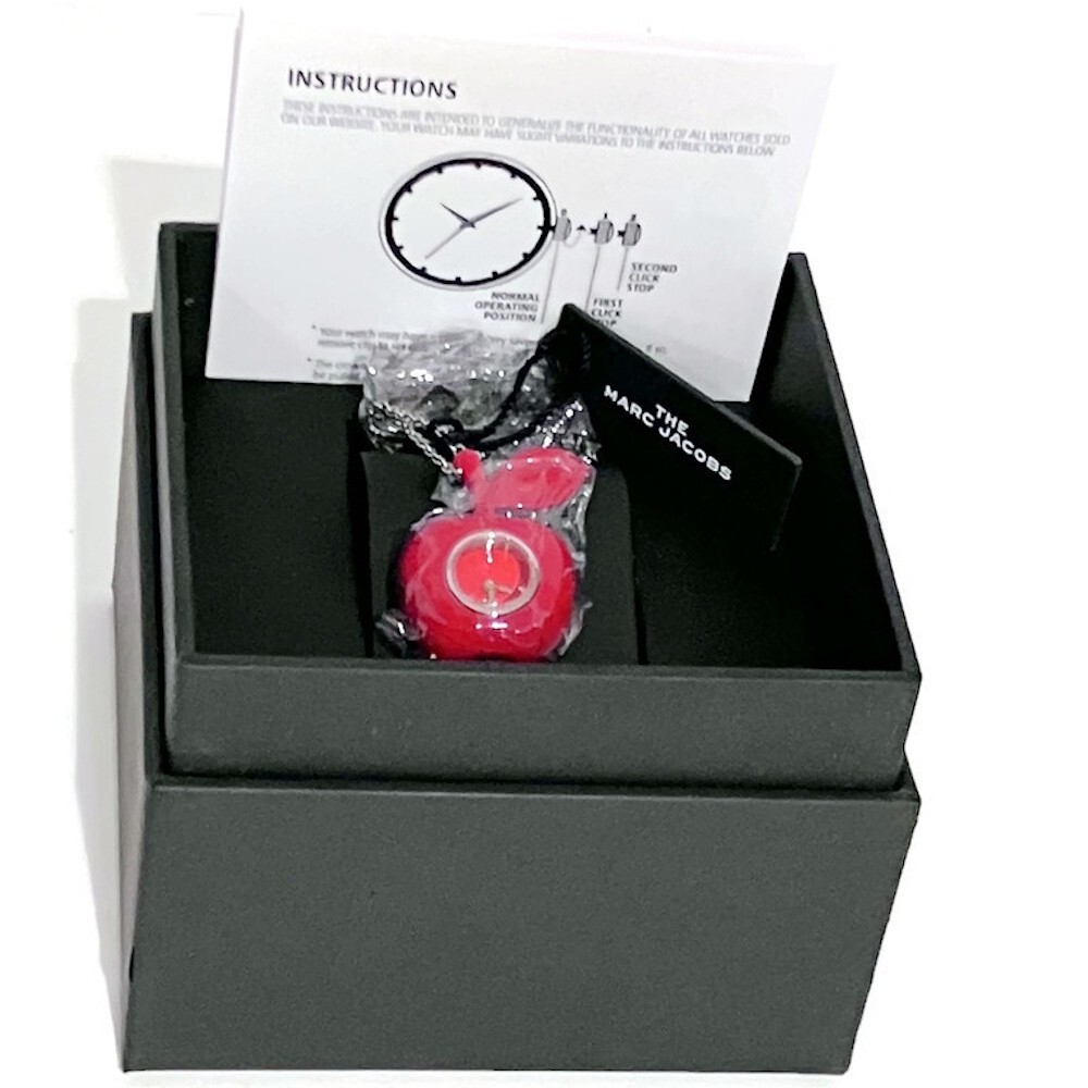 スタイリッシュ★MARC JACOBS The Bauble Apple Necklace Watch Marc Jacobs Quartz Silver Dial The Bauble Apple Pendant