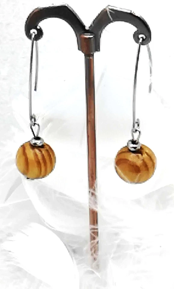 boucles d'oreilles naturelles, perles de bois douces, design féminin élégant - Photo 3/4