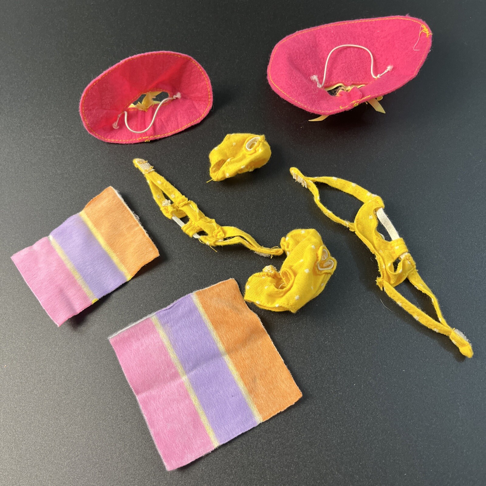 Completo completo G1 My Little Pony Beach Party mamma e bambino giallo a pois e cappello