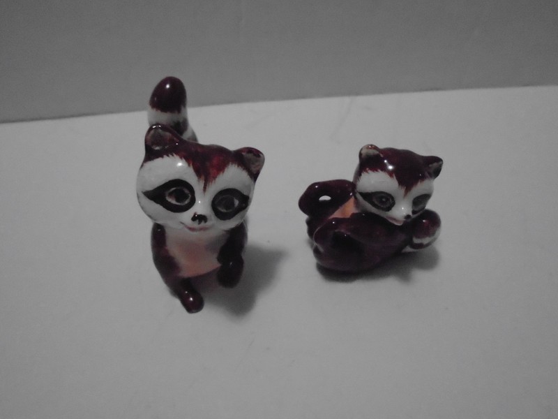 Vintage 60's  Porcelain RACCOONS (Mother & Baby) - Made in Japan ~ Gold Label