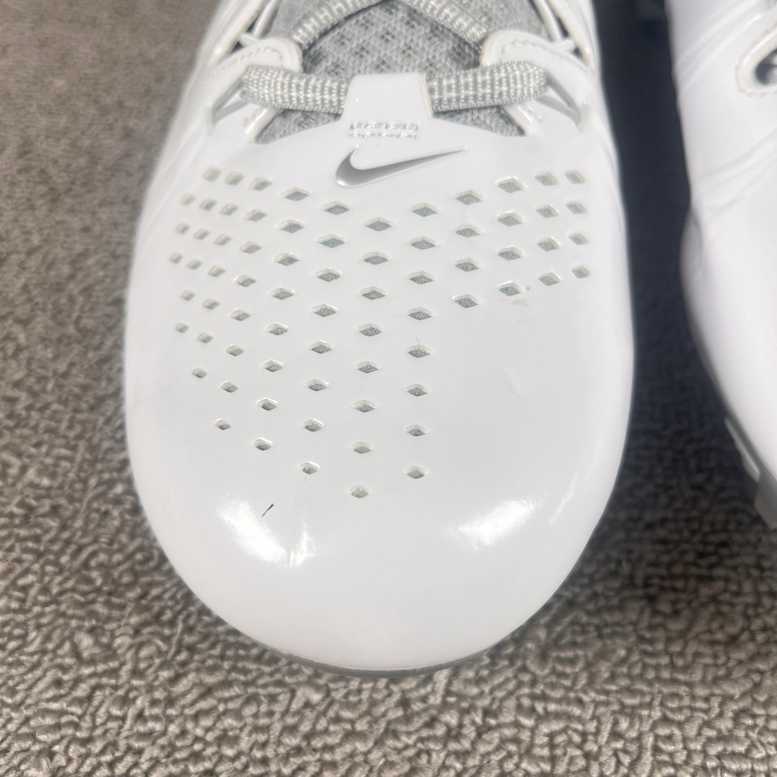 Nike Huarache 4 Lacrosse Shoes Mens Sz 11 White Sports Cleats 616296-100 thumbnail 4