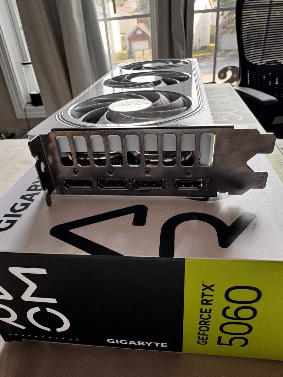 GIGABYTE GeForce RTX 5060 AERO OC 8G Graphics Card 8GB 128-bit