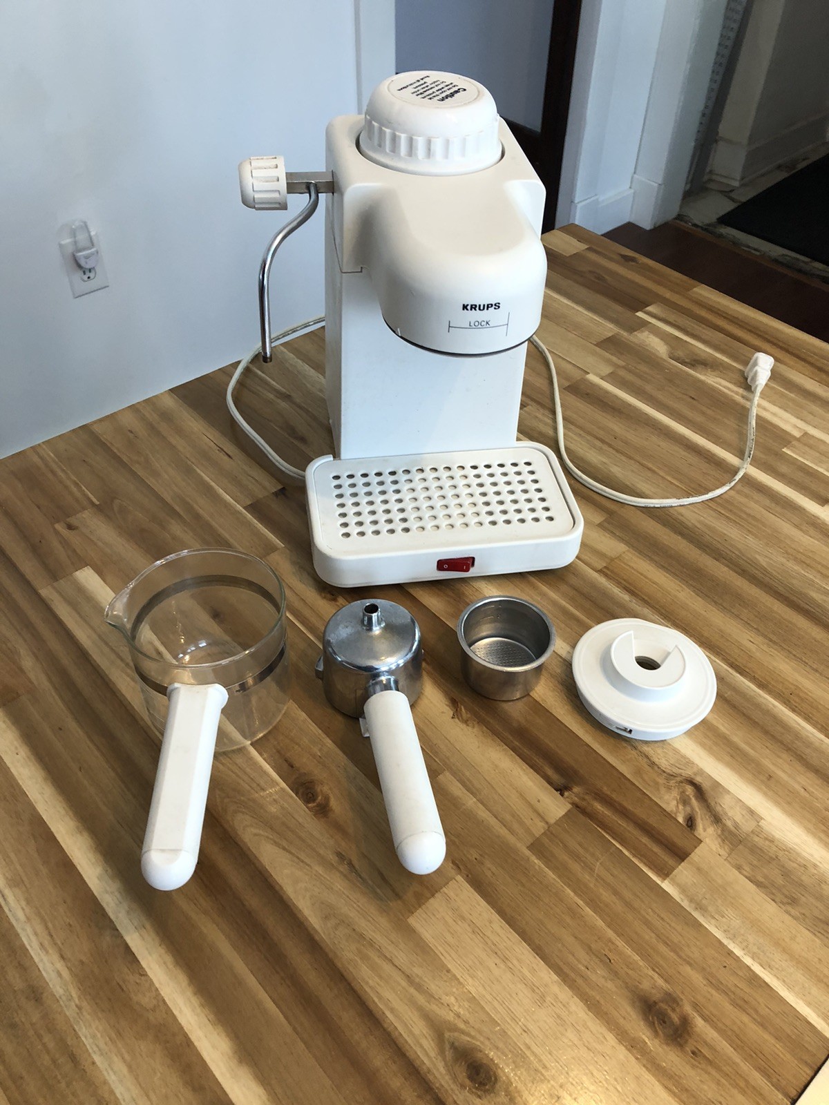 Coffee Machine White Cleaned & Tested
