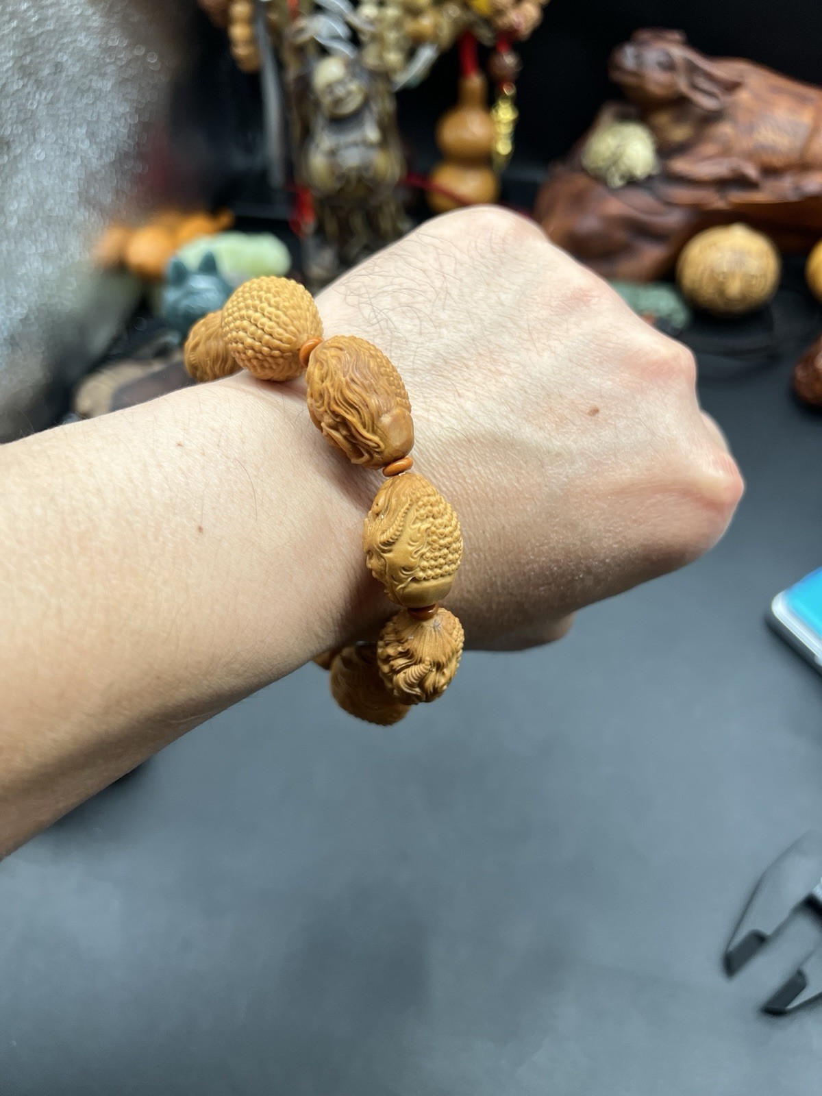 China Olive Dentoliva Hand Carved Between One Thought Bracelet 橄榄核雕刻一念之间手串