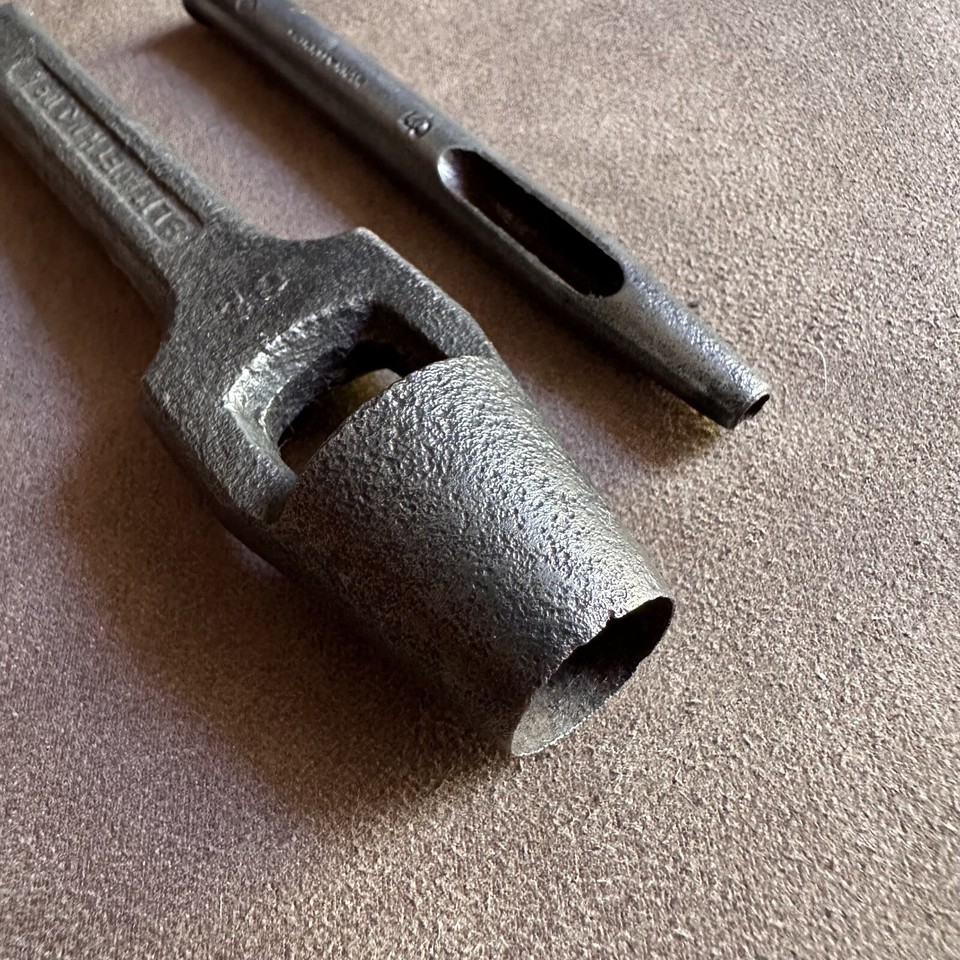 2x VINTAGE ANTIQUE WAD GASKET HOLE PUNCHES WYNNTIMMINS + A.S.F & T CO