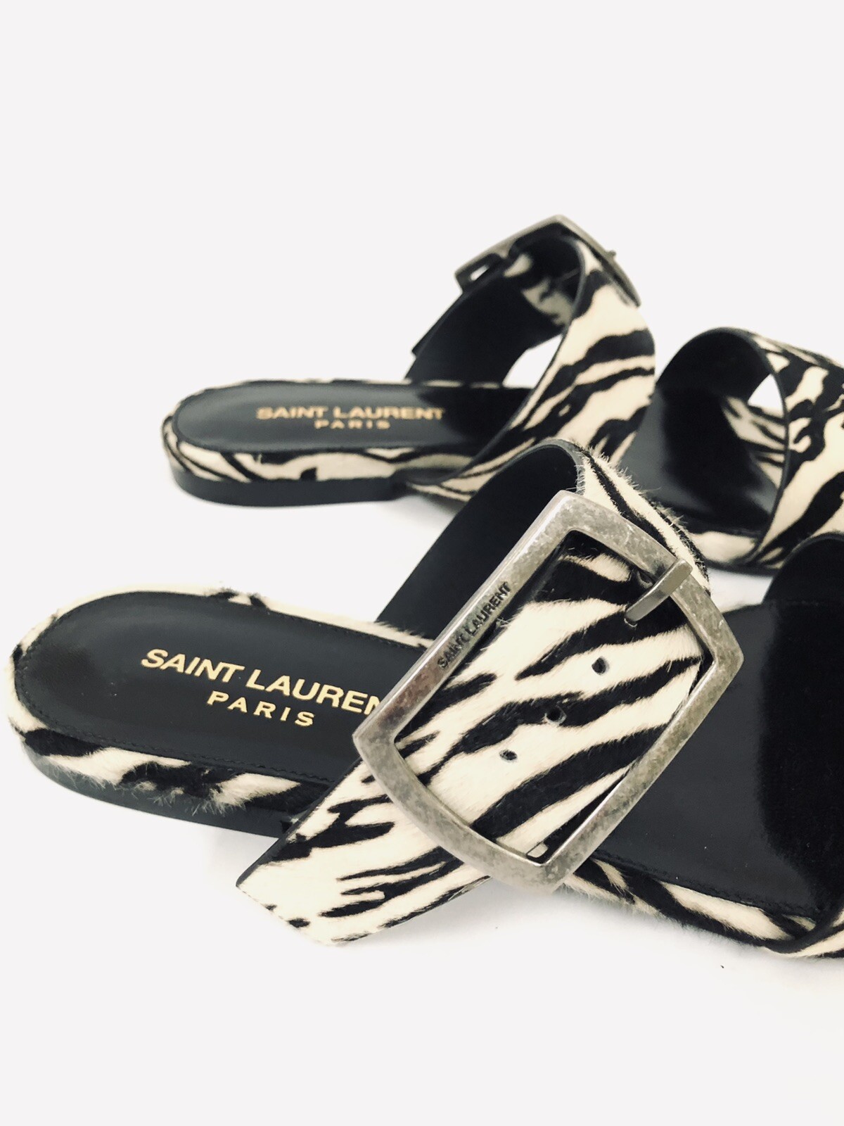 $745 Saint Laurent sandalo nero rovere stampa zebrata fibbia pelo di vitello taglia 36 EU 6 US