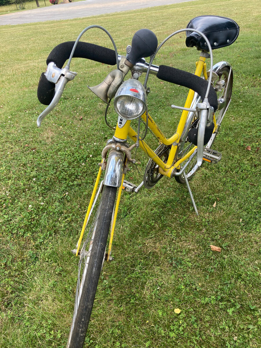Two (2) His/Hers Vintage Schwinn Varsity Bicycle Circa Two (2) His/Hers Vintage Schwinn Varsity Bicycle Circa
