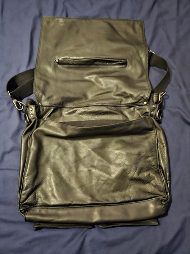 Nicole Farhi Messenger Leather bag, Unisex Excellent Condition - Picture 10 of 11