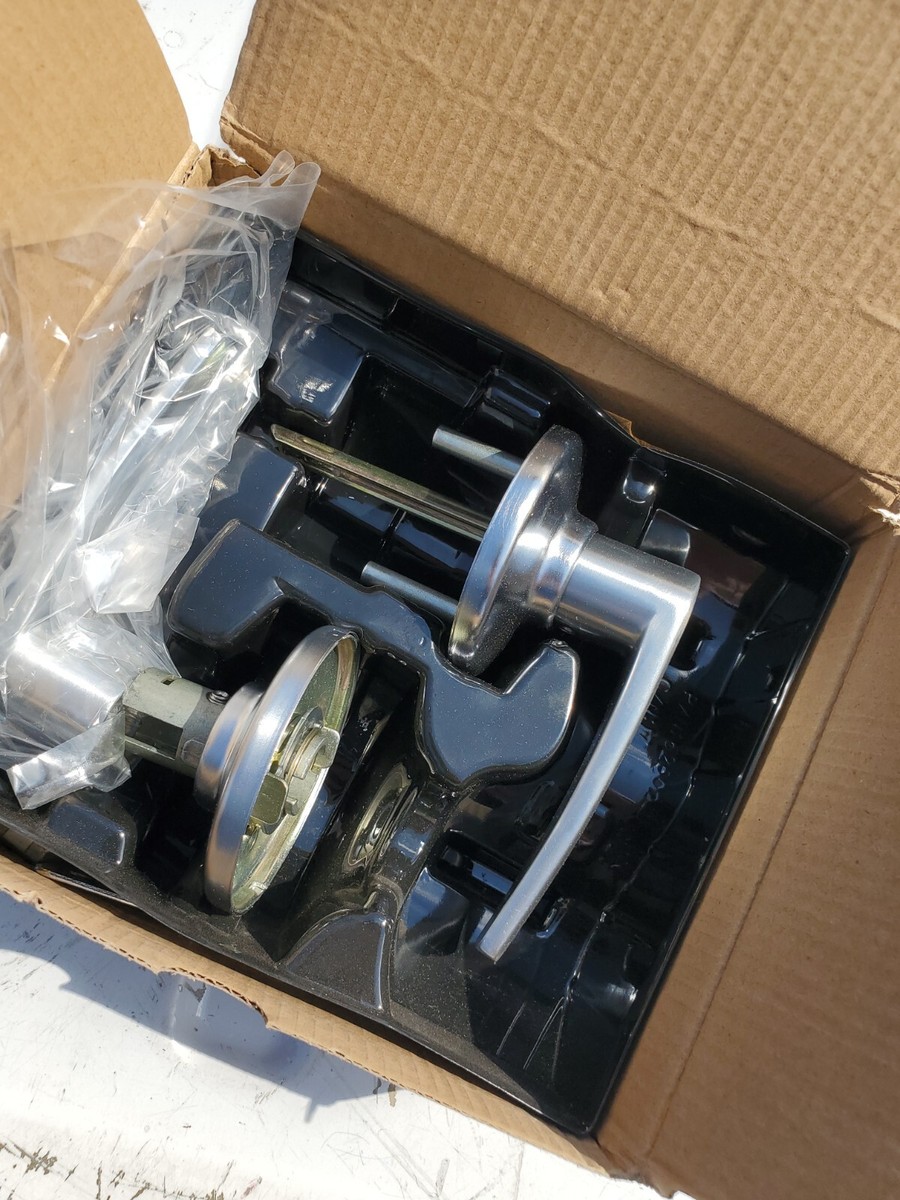 Delta Satin Chrome Passage Hall/Closet Door Lever Delta Satin Chrome Passage Hall/Closet Door Lever