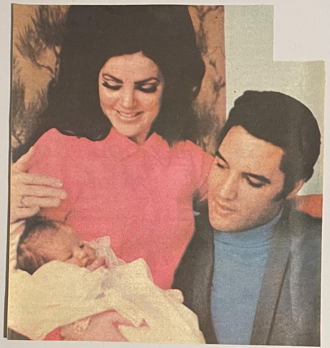 ELVIS PRESLEY W / PRISCILLA AND BABY LISA MARIE RARE