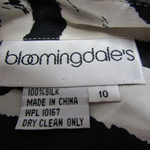 Bloomingdale's Shirt Top Blouse Button Up Women's 10 Collared Black White Animal - Picture 7 of 10