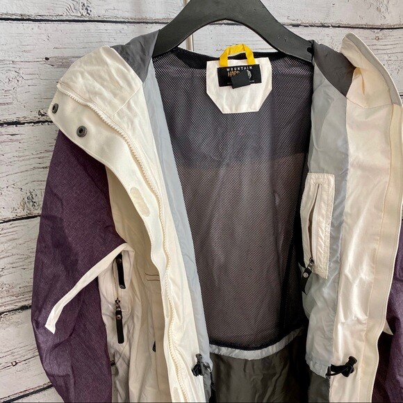 Mountain Hardwear Winter Jacket - image 9
