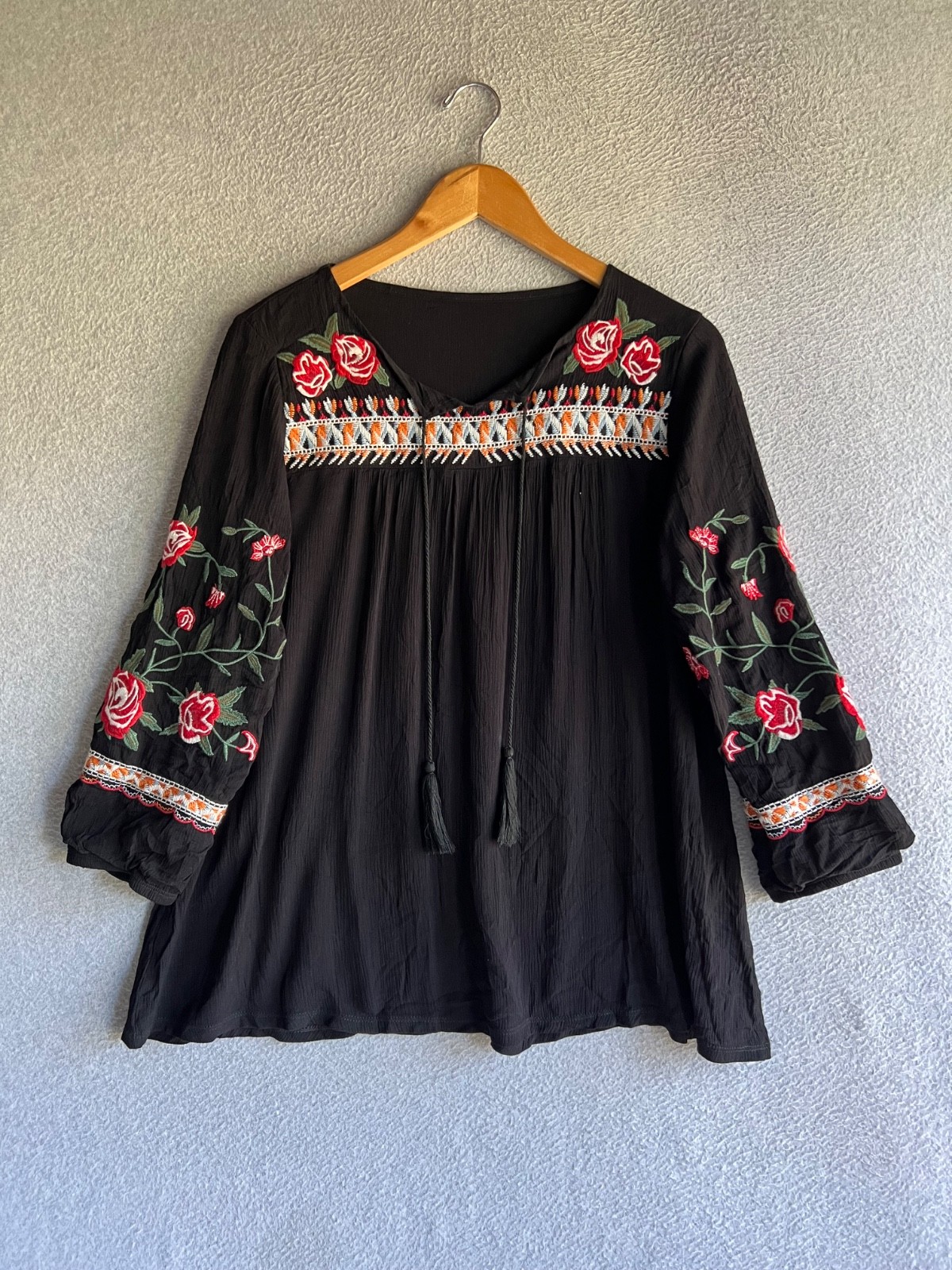 Mexican Boho Blouse with Floral Embroidery in Womens Medium Size