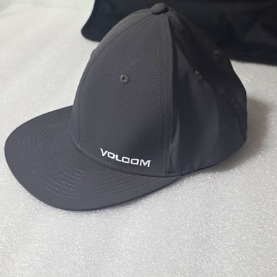 Volcom Men's Black Solid Pattern Baseball Cap Hat, Stretch Fit Size L/XL