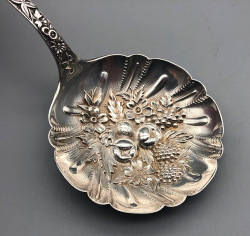 Antique Kirk&Son Sterling Silver Repousse Floral Large Berry Serving Spoon #264 - Picture 3 of 5