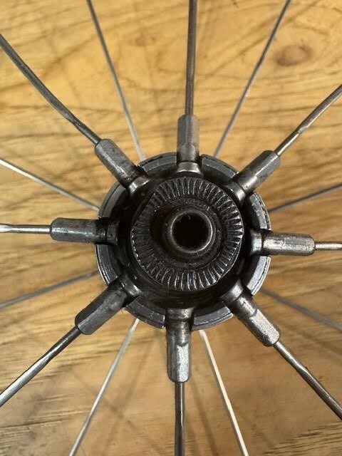 Shimano WH−R560 HB−R560 700cホイールセット Shimano WH-R561 Front Clincher Hub on 622x15C Rim, Alloy