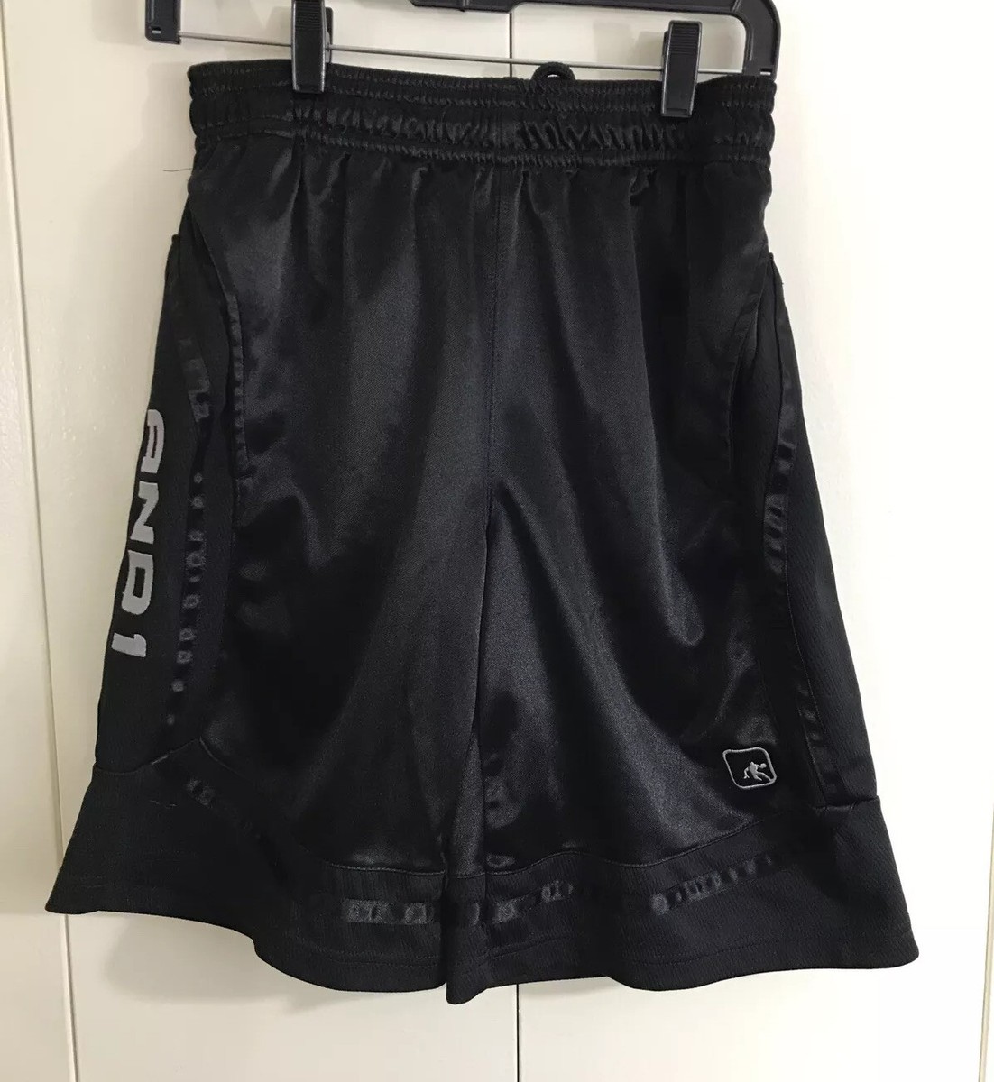 AND1 Mens Size Small Black Clutch Shooter Athletic