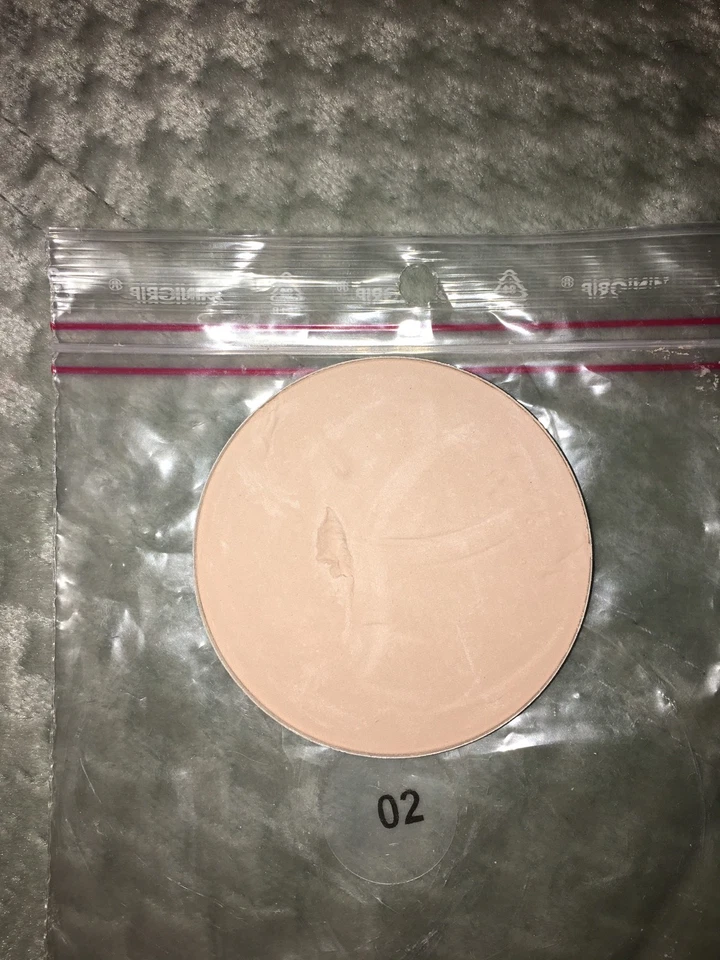 Sleek MakeUp -Corrector and Concealer Palette SPF15 Setting Powder ONLY,Shade 02 - Image 2 of 3